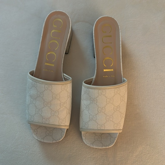 Authentic GUCCI Supreme GG Slides - Picture 2 of 7